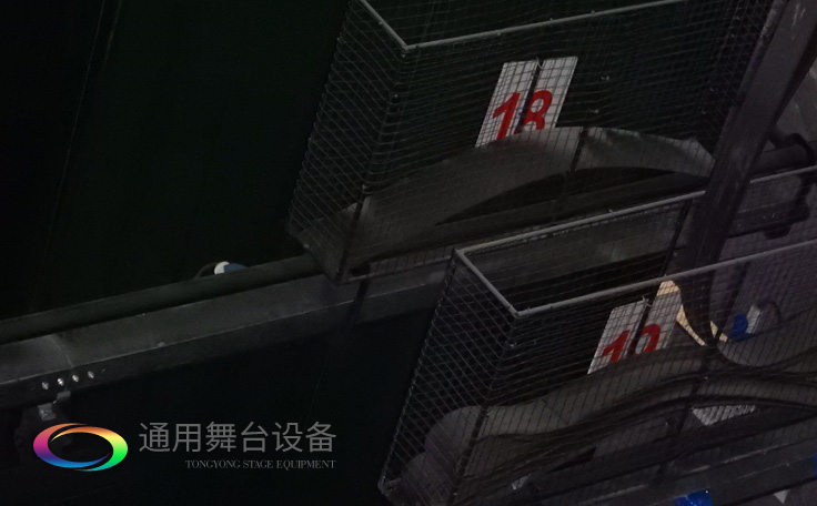 供應(yīng)舞臺(tái)專用電動(dòng)舞臺(tái)吊桿機(jī)，拉幕機(jī)，大卷筒等舞臺(tái)專用機(jī)械設(shè)備